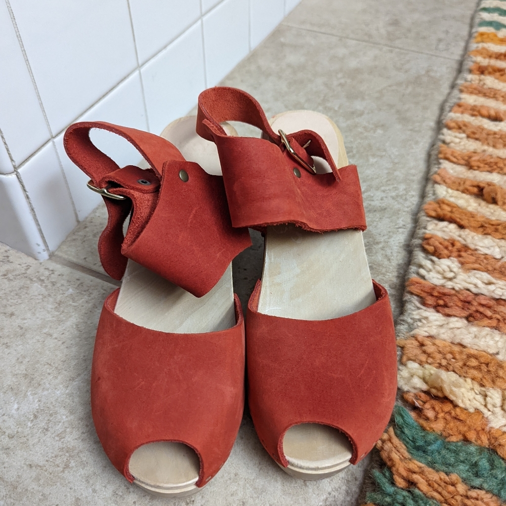 Miranda peep toe high heel tomato